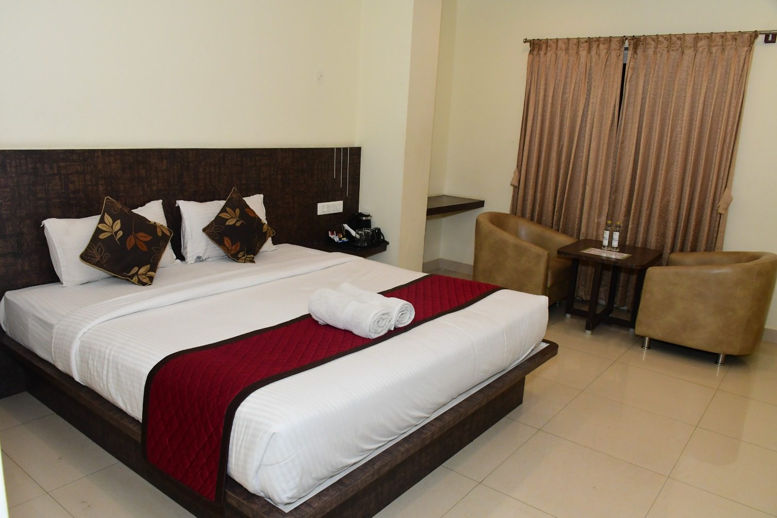 Executive Room Full View